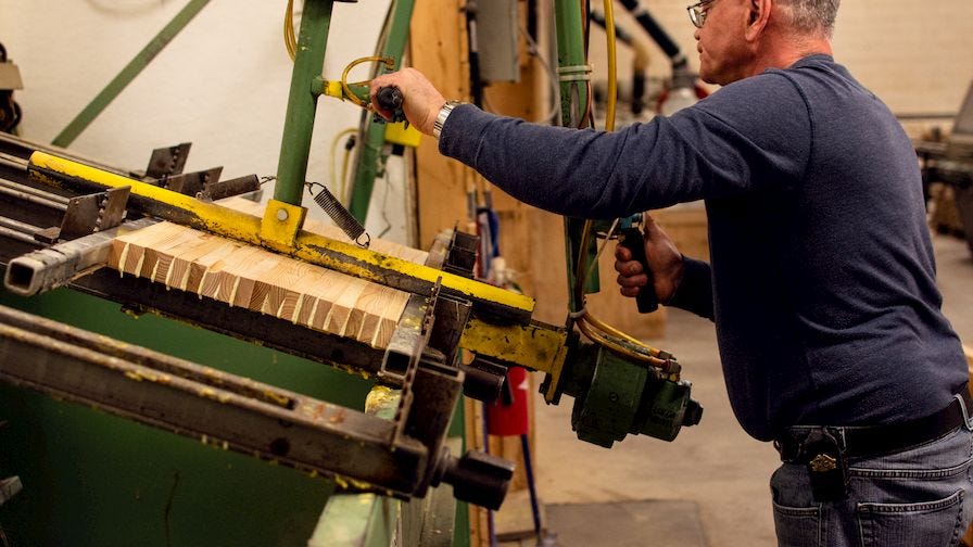 Larch Wood Gluing