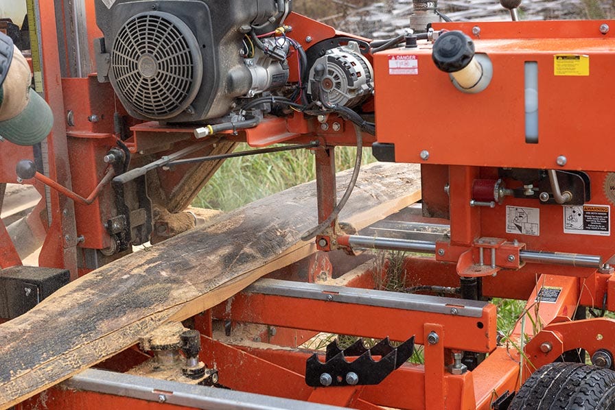 Wood-Mizer LT35 Hydraulic Sawmill cutting 